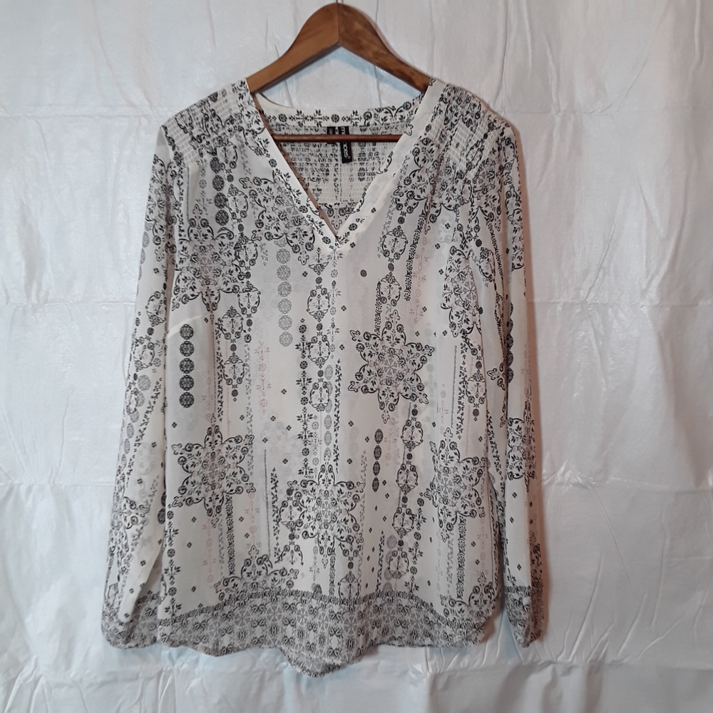 Maurice's light weight top
